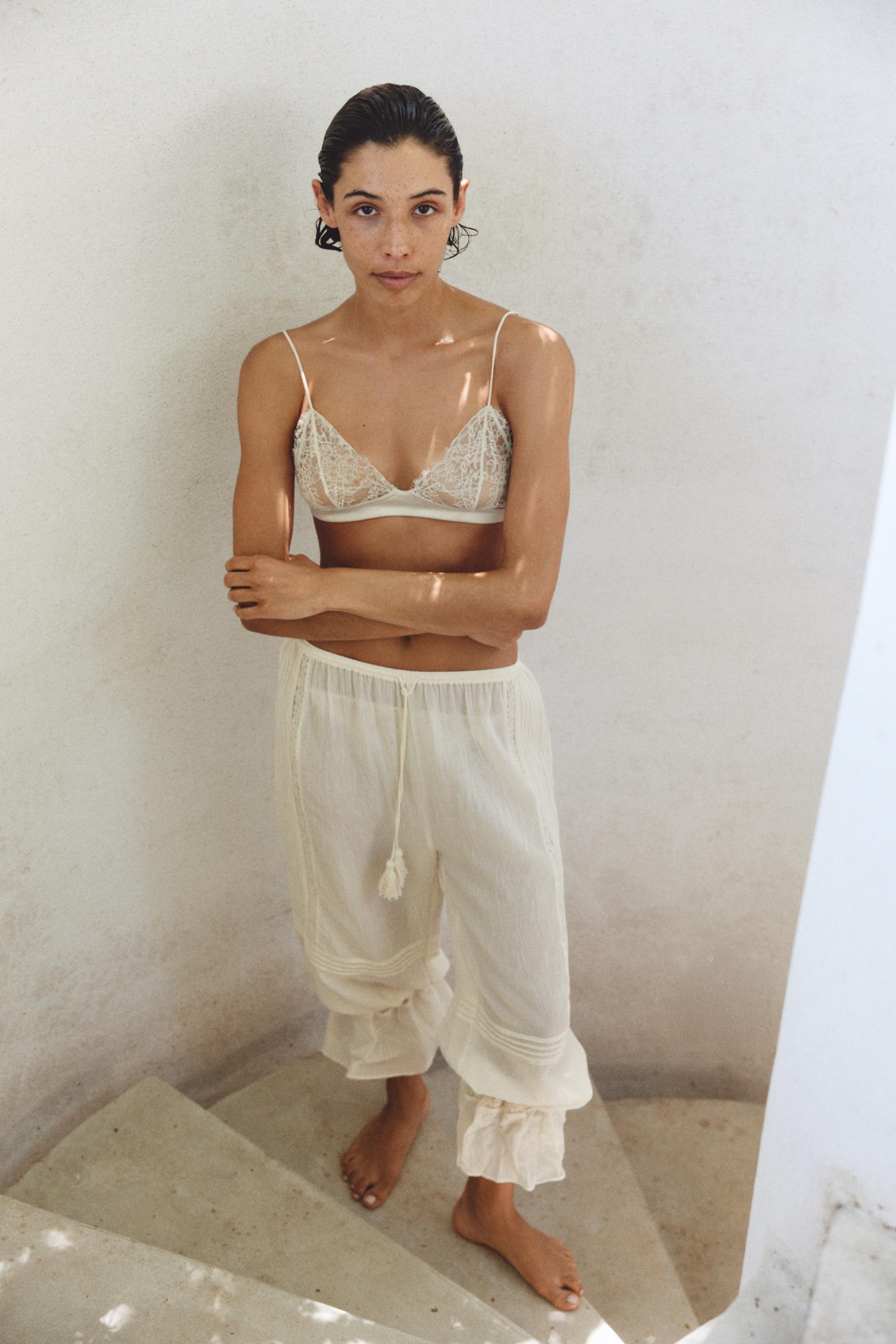 LACE TRIANGLE BRA